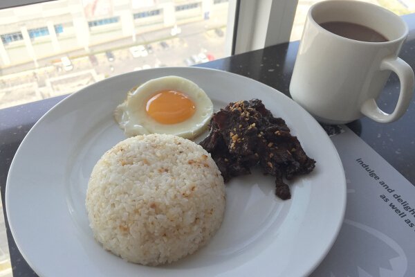 Tapsilog, Kopi, and the view!