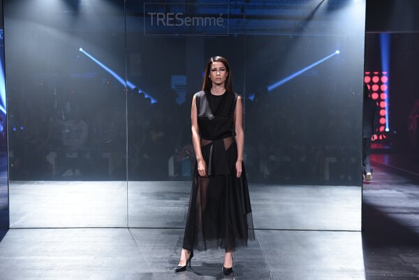 Ivarluski Aseron brings his City Sleek vision to life with striking black pieces.